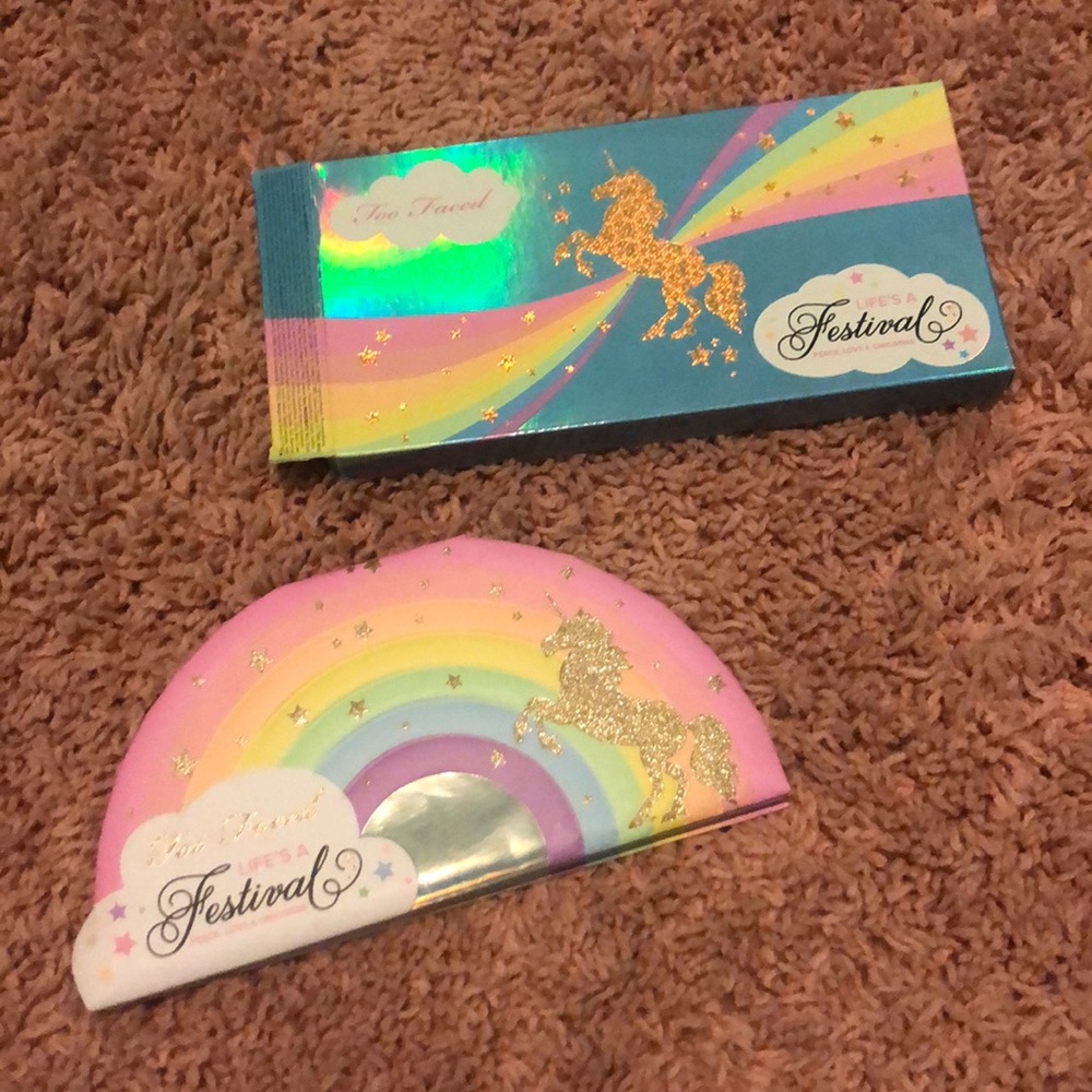 Too faced pallet .